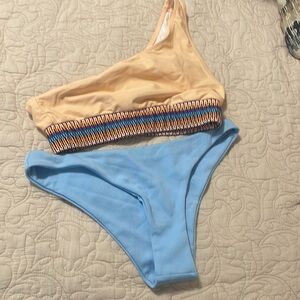 Swimwear Set in Blue with Zigzag Pattern size L